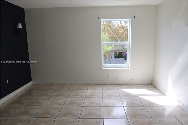 1725 W 60th St F330, Hialeah, FL 33012