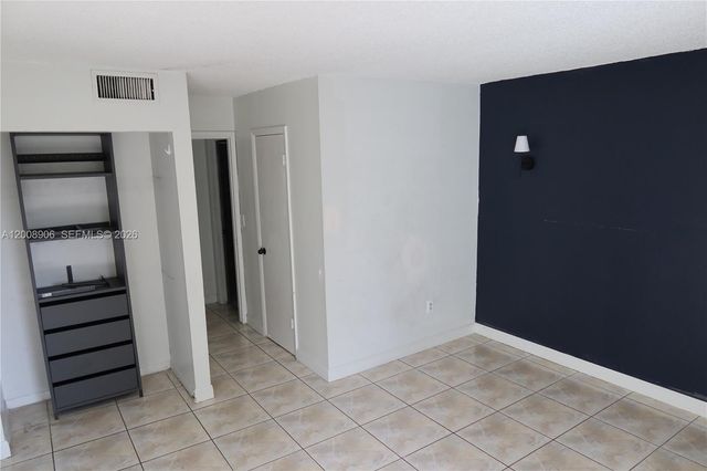 1725 W 60th St F330, Hialeah, FL 33012