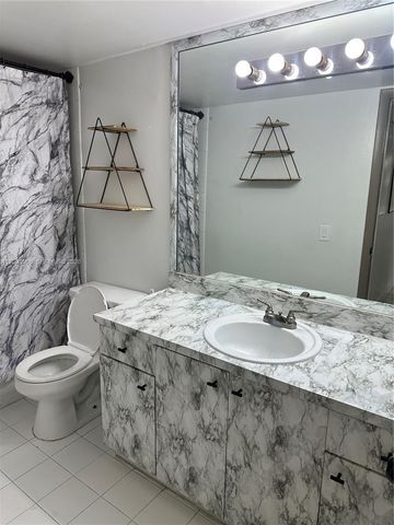 1725 W 60th St F330, Hialeah, FL 33012