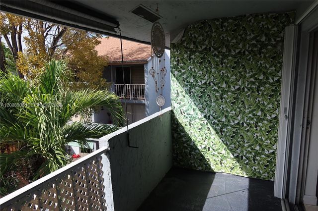 1725 W 60th St F330, Hialeah, FL 33012