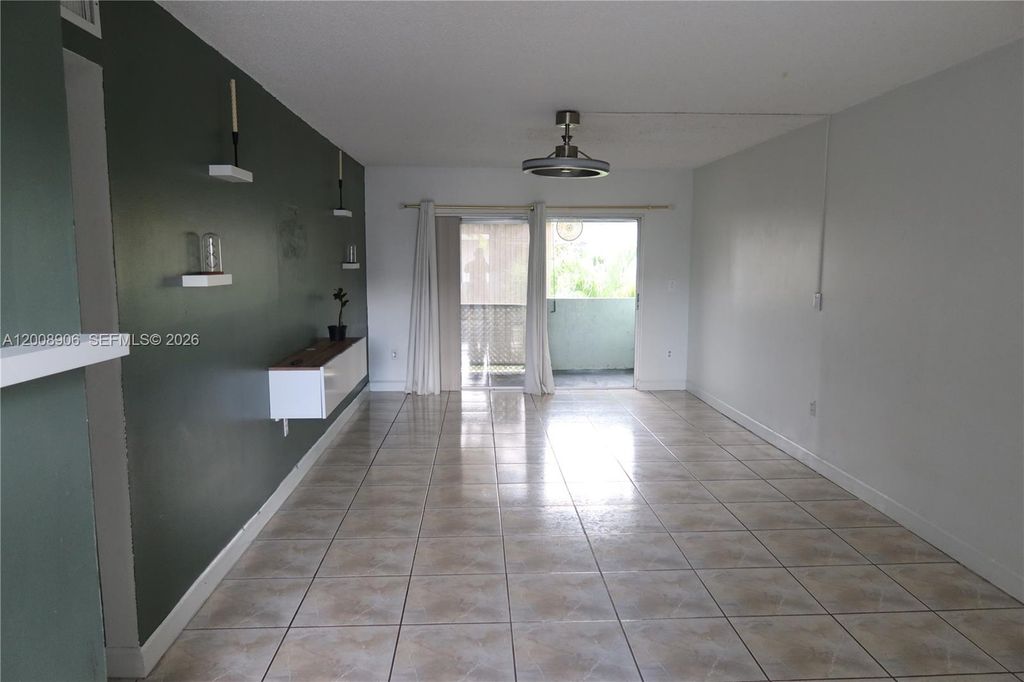 1725 W 60th St F330, Hialeah, FL 33012