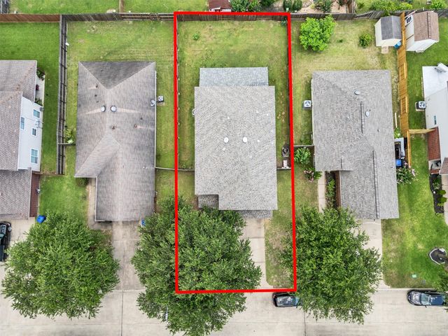 4423 Plumeria Avenue, Baytown, TX 77521
