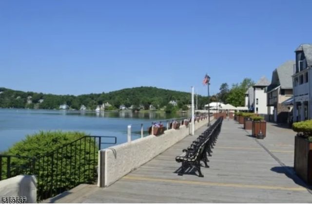 758 W Shore Trl, Byram Twp., NJ 07871