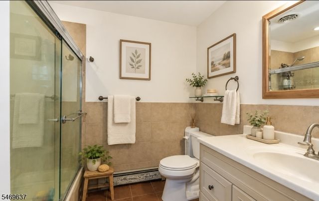 758 W Shore Trl, Byram Twp., NJ 07871