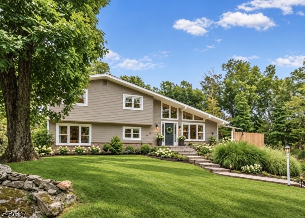 758 W Shore Trl, Byram Twp., NJ 07871