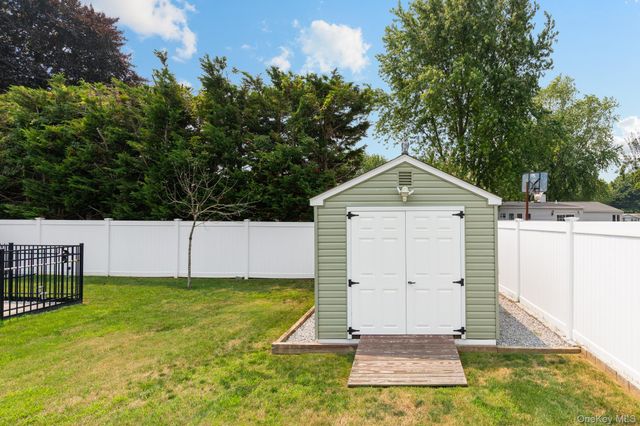46 Andrea Lane, West Sayville, NY 11796