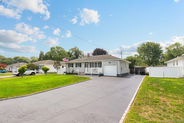 46 Andrea Lane, West Sayville, NY 11796