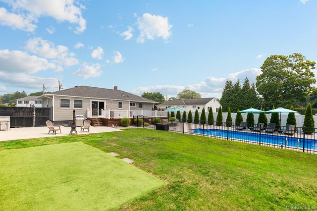 46 Andrea Lane, West Sayville, NY 11796