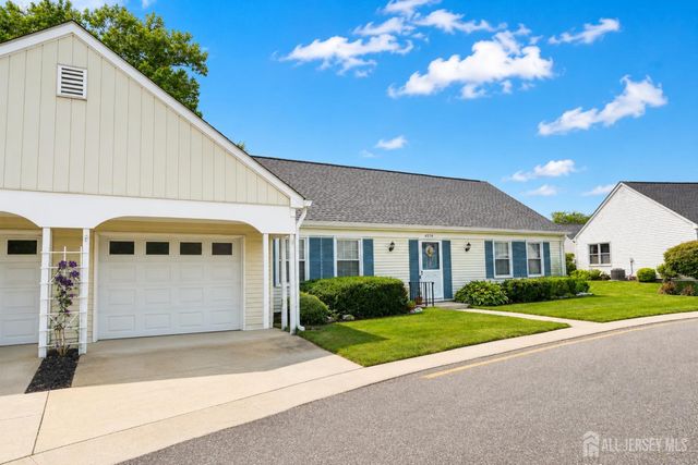 457 Roxbury Lane A, Monroe, NJ 08831