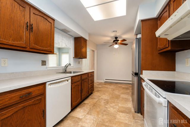 457 Roxbury Lane A, Monroe, NJ 08831