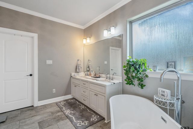 220 Sunnys Halo Blvd, Bullard, TX 75757