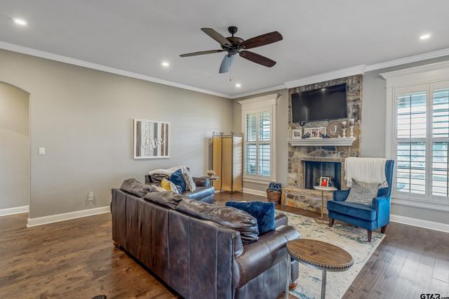 220 Sunnys Halo Blvd, Bullard, TX 75757