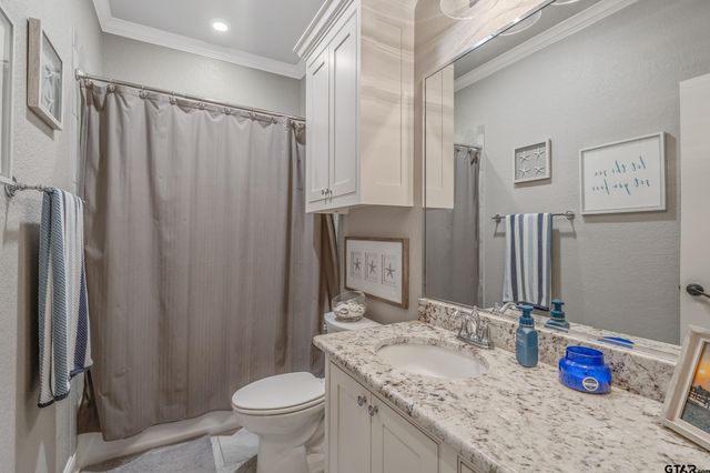 220 Sunnys Halo Blvd, Bullard, TX 75757