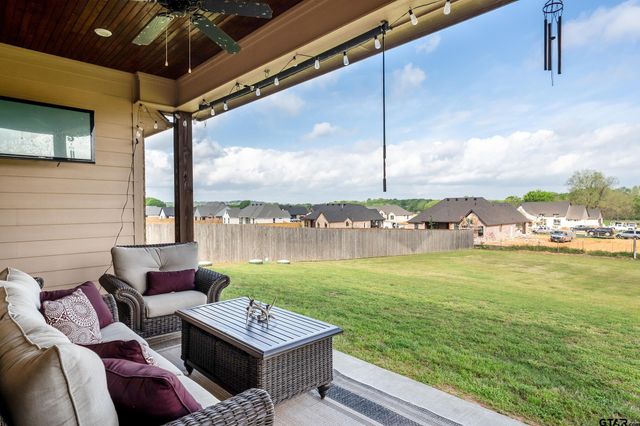 220 Sunnys Halo Blvd, Bullard, TX 75757