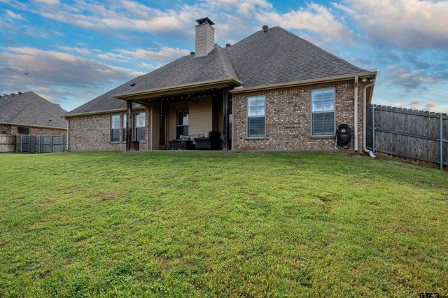 220 Sunnys Halo Blvd, Bullard, TX 75757