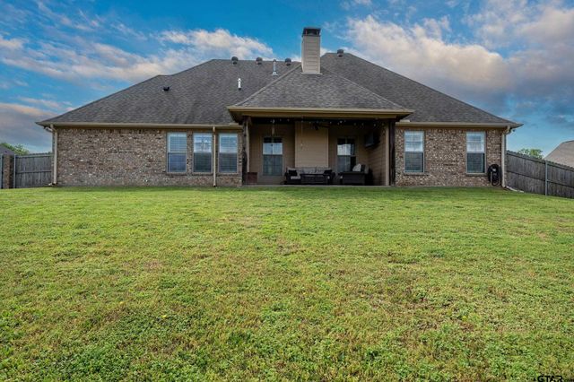 220 Sunnys Halo Blvd, Bullard, TX 75757