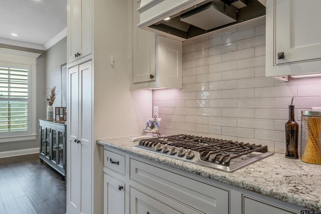 220 Sunnys Halo Blvd, Bullard, TX 75757