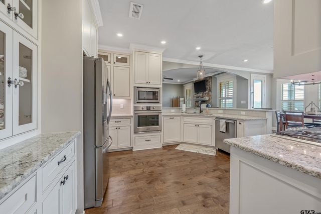 220 Sunnys Halo Blvd, Bullard, TX 75757