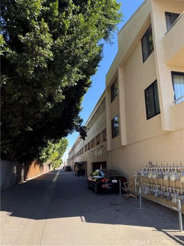 19009 Sherman 16, Reseda, CA 91335