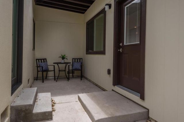 926 Iris Street, Redwood City, CA 94061