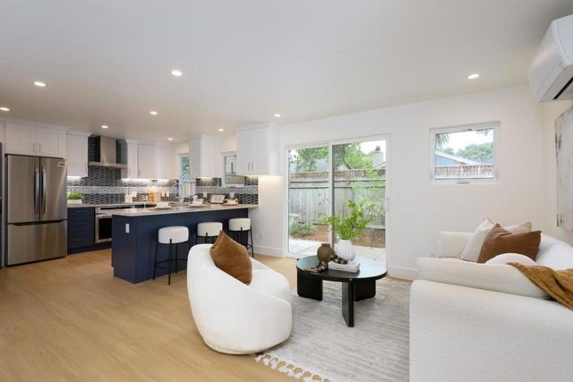 926 Iris Street, Redwood City, CA 94061