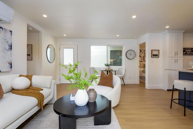 926 Iris Street, Redwood City, CA 94061