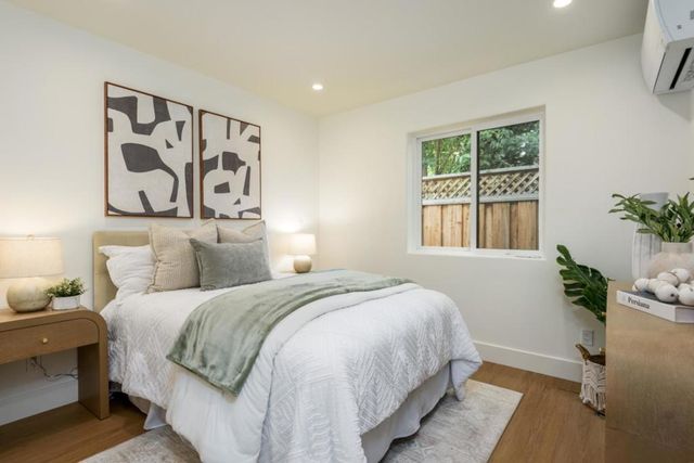 926 Iris Street, Redwood City, CA 94061