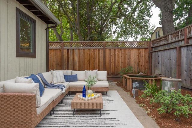 926 Iris Street, Redwood City, CA 94061