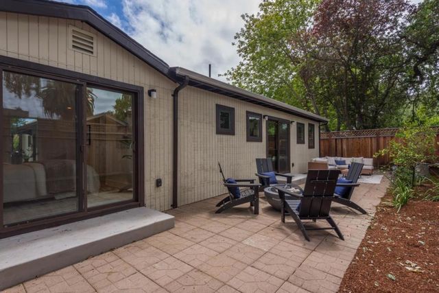 926 Iris Street, Redwood City, CA 94061