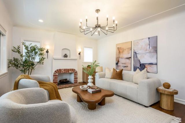 926 Iris Street, Redwood City, CA 94061