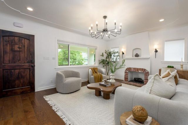 926 Iris Street, Redwood City, CA 94061