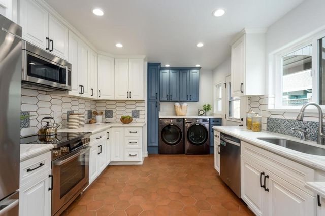 926 Iris Street, Redwood City, CA 94061