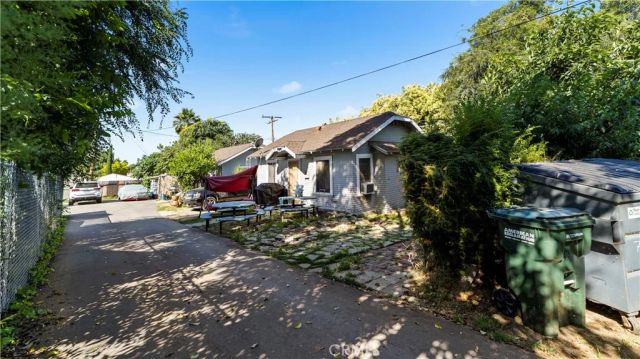 738 E Sacramento Street, Altadena, CA 91001