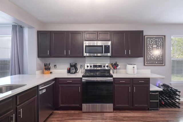 8804 Dittmar Oaks DR, Austin, TX 78748