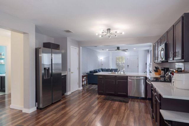 8804 Dittmar Oaks DR, Austin, TX 78748