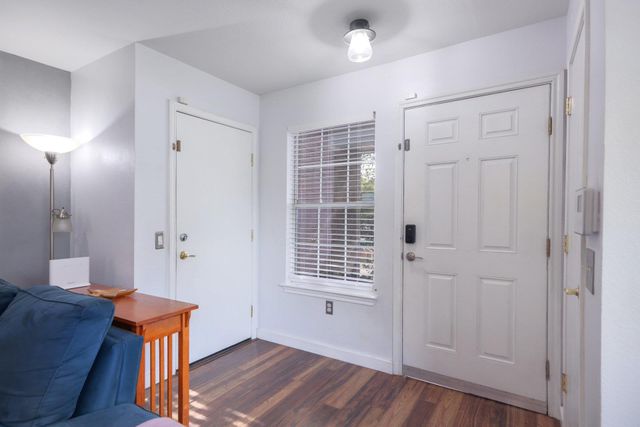 8804 Dittmar Oaks DR, Austin, TX 78748