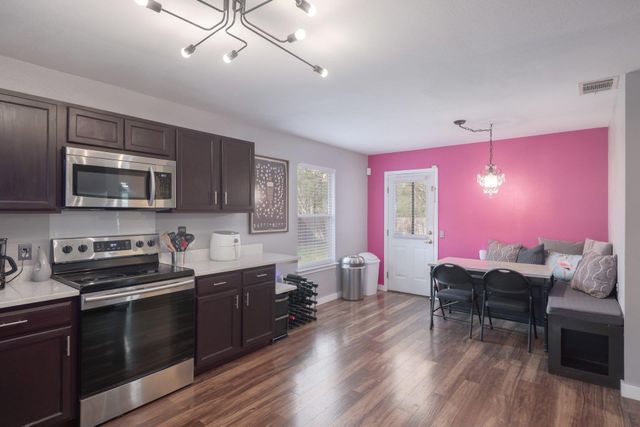 8804 Dittmar Oaks DR, Austin, TX 78748