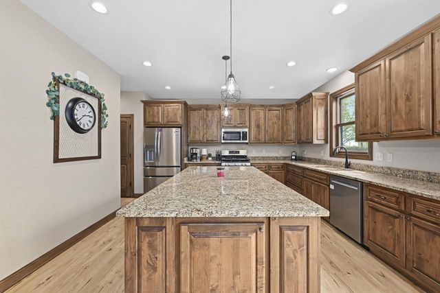 5111 Roamn WAY, Hartford, WI 53027