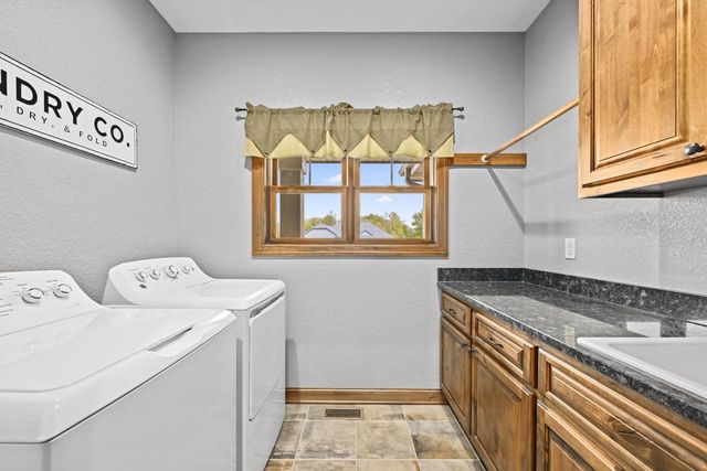 5111 Roamn WAY, Hartford, WI 53027
