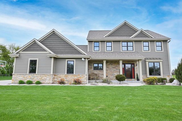 5111 Roamn WAY, Hartford, WI 53027