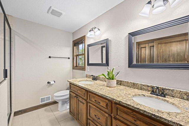 5111 Roamn WAY, Hartford, WI 53027