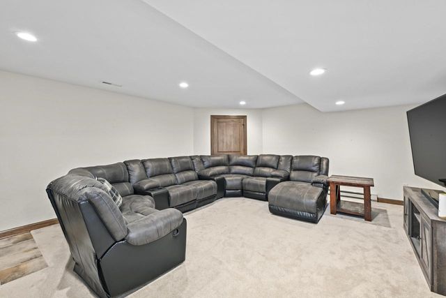 5111 Roamn WAY, Hartford, WI 53027