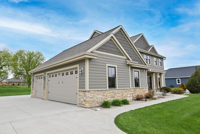 5111 Roamn WAY, Hartford, WI 53027