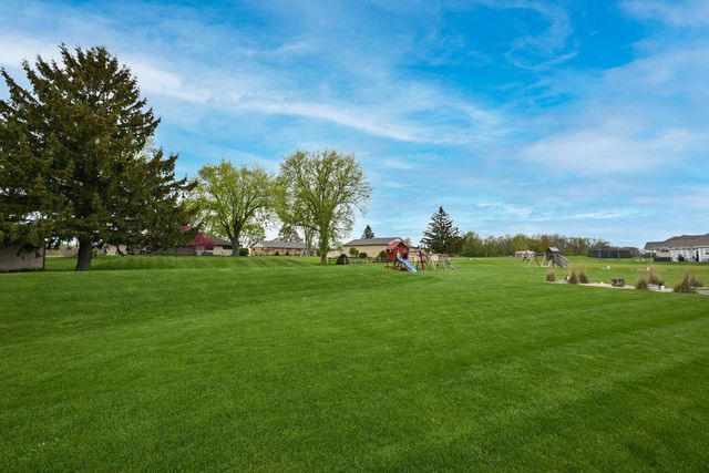 5111 Roamn WAY, Hartford, WI 53027