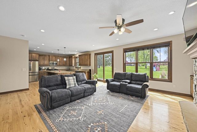 5111 Roamn WAY, Hartford, WI 53027