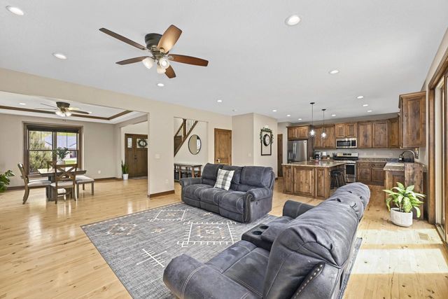 5111 Roamn WAY, Hartford, WI 53027