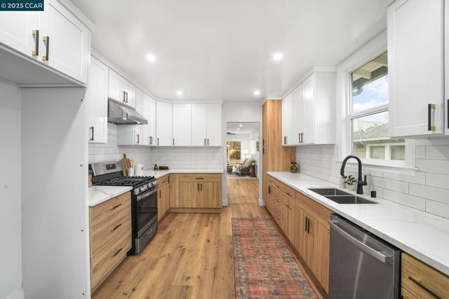 1348 E 26Th St, Oakland, CA 94606