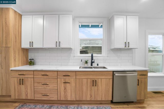 1348 E 26Th St, Oakland, CA 94606