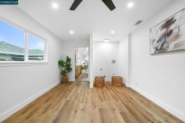 1348 E 26Th St, Oakland, CA 94606