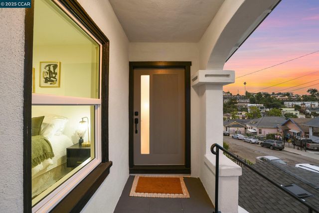 1348 E 26Th St, Oakland, CA 94606